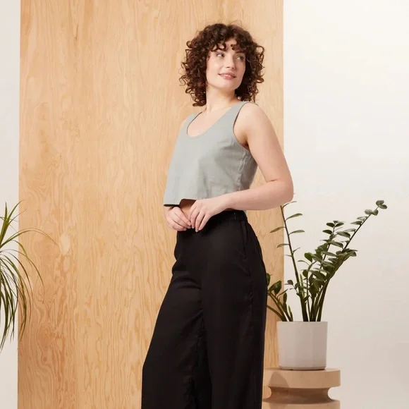 Cropped Lace Up Back Tank - Picture 2 of 6